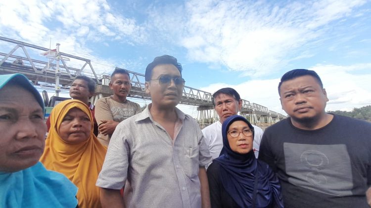 Anggota Komisi III DPRD Provinsi Jambi menemui masyarakat Desa Rantau Kapas Mudo, Rantau Kapas Tuo dan Pelayangan Muaro Tembesi, Kamis (23/05/2024). (Hadian - Humas)