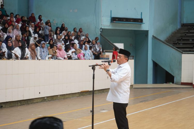 Gubernur saat menghadiri Peringatan May Day Tingkat Provinsi Jambi di Gelanggang Olah Raga (GOR) Kota Baru Jambi, Rabu (29/05/2024) (Foto: Novriansah - Kominfo)