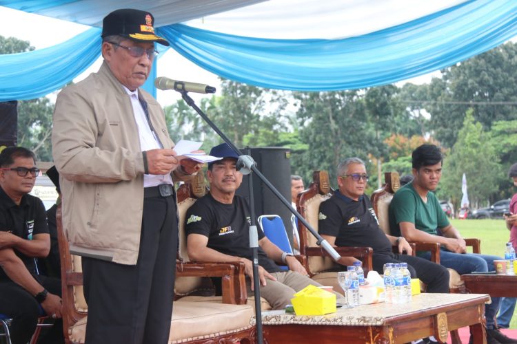 Wagub Sani Buka Jambi Fun Race 2024 di Perkantoran Kabupaten Muaro Jambi, Bukit Cinto Kenang, Sabtu (22/05/2024). (Foto: Agus - Kominfo)