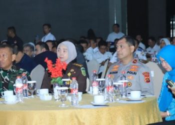 Sejumlah pimpinan Forkopimda Provinsi Jambi, termasuk Wakapolda Jambi Brigjen Pol. M. Mustaqim (kedua dari kanan), menghadiri pembukaan Musrenbang RPJMD Provinsi Jambi Tahun 2025–2029 di Swiss-Belhotel Jambi, Rabu (21/5/2025). (Dok, Yola)