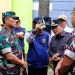 Wakil Gubernur KH Abdullah Sani bersama Danrem, Walikota dan Forkopimda melaksanakan kegiatan Karya Bakti Jum'at Bersih Makorem 042 GAPU di kawasan Pasar Baru, Talang Banjar, Kota Jambi, Jumat (23/5/2025). (Dok. Yola - JT)