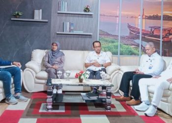 Perwakilan BPKP, DJPb, APDESI Jambi, dan KI Jambi pada dialog publik “Keterbukaan Informasi Dana Desa” yang di TVRI Jambi, Senin (26/5/2025). (Dok. Yol)