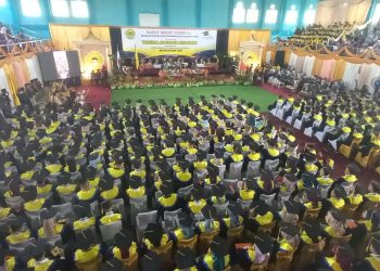Pelaksanaan wisuda STIE Sakti Alam Kerinci di GOR Kota Sungai Penuh, Sabtu (17/5),(dok.yola-JT)