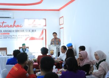 Kapolda Jambi Irjen Pol. Krisno H. Siregar menyampaikan sambutan dalam silaturahmi bersama mahasiswa dan organisasi kepemudaan di Rumah Kebangsaan Siginjai, Kamis (22/5).(dok. Nahar)