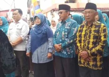 Asisten III Setda Kabupaten Kerinci, Linda bersama tim penilai dari tingkat kabupaten Kamis (16/05/2025). (Dok
. Yola - JT)
