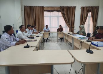 Wabup Kerinci, H. Murison, S.Pd, S.Sos, M.Si, dalam rapat koordinasi strategis bersama Balai Bahasa Provinsi Jambi, di ruang utama Kantor Bupati Kerinci, Bukit Tengah, Siulak. Rabu (14/05/2025) (dok. Diko - JT)