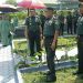 Pangdam II/Sriwijaya Mayjen TNI Ujang Darwis, M.D.A., didampingi Danrem 042/Gapu Brigjen TNI Heri Purwanto, S.E., M.Sc., meninjau area urban farming Kodim 0415/Jambi sebagai bentuk dukungan terhadap ketahanan pangan satuan, Selasa (27/5/2025). (Dok. Penrem 042/Gapu)