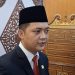 Ketua DPRD Provinsi Jambi, M Hafiz, memberikan pernyataan usai pelantikan Bupati dan Wakil Bupati Bungo, Dedy Putra dan Tri Wahyu Hidayat, di Auditorium Rumah Dinas Gubernur Jambi, Senin (26/5/2025). (Dok. Yola)
