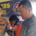 Lanra Winata, PPPK perawat di Kota Jambi, diperiksa oleh Kapolsek Kotabaru AKP Jimi Fernando usai ditangkap karena mencuri sepeda motor untuk bermain judi online, Kamis (19/6/2025). (Foto: Daus)