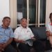 Anggota Tim Penjaringan dan Penyaringan (TPP) Ketua KONI Provinsi Jambi saat memberikan keterangan pers terkait proses penjaringan calon ketua, Senin (23/6/2025). (Foto: Daus)