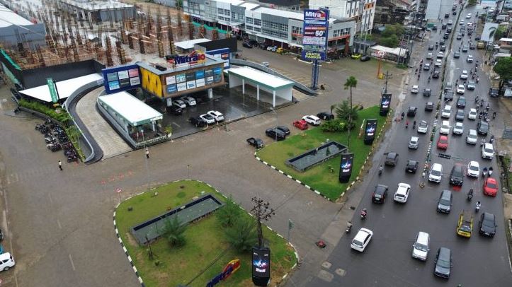 Tampilan kawasan Blok W di Jambi Business Center (JBC) dari udara, yang kini menjadi salah satu destinasi favorit warga untuk nongkrong dan bekerja santai di pusat Kota Jambi, Rabu (25/6/2025). (Dok. Humas JBC)