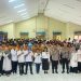 Direktur Binmas Polda Jambi AKBP Henky Poerwanto bersama guru dan siswa SMK Yadika Jambi usai penyuluhan anti-perundungan, Rabu (04/6/2025). (Dok. nahar)