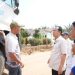 Bupati Muaro Jambi, Bambang Bayu Suseno, berdialog dengan sopir truk saat meninjau kondisi ruas jalan utama di Kecamatan Sungai Gelam, Kamis (12/6/2025). (Dok. Kominfo)
