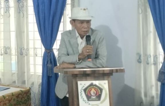 Ketua PWI Provinsi Jambi, HR Ridwan Agus Depati, menyampaikan sambutan saat membuka kegiatan Orientasi Wartawan Muda di Sekretariat PWI Jambi, Sabtu (28/6/2025). (Dok. Nahar)