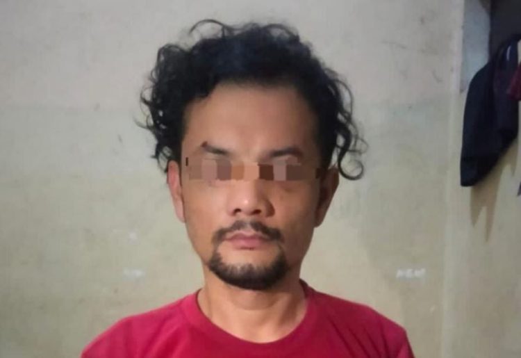 Pelaku berinisial LHS (34) diamankan Tim Macan Polsek Kota Baru usai buron hampir tiga bulan dalam kasus penggelapan sepeda motor milik mahasiswi di Kota Jambi, (Dok. Humas Polsek Kota Baru)