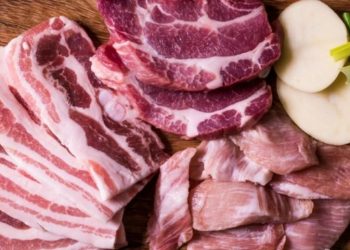 Ilustrasi berbagai potongan daging merah, termasuk daging sapi dan kambing, yang sering dikonsumsi saat Iduladha. (Foto: Shutterstock)