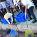 Direktur Teknologi Informasi dan Kerja Sama Pemasyarakatan Maulidi Hilal bersama jajaran Kemenkumham Jambi saat melakukan panen ikan lele sebanyak 1 ton di Lapas Kelas IIA Jambi, Rabu (12/6/2025).(Dok. Nahar)