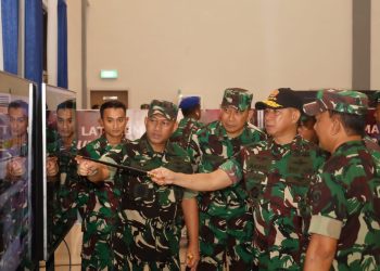 Panglima TNI Jenderal Agus Subiyanto meninjau kesiapan Latgama TNI-SAF 2025 di Batam, Selasa (3/6/2025). (Dok. Pendam I/BB)