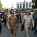 Gubernur Jambi Al Haris dan Wali Kota Jambi Maulana meninjau langsung penertiban PKL di kawasan Pasar Talang Banjar, Selasa (10/6/2025). (Dok.Nahar)