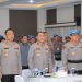 Wakapolda Jambi Brigjen Pol. M. Mustaqim bersama Irwasda dan para PJUC Jambi saat pembukaan Rakernis Bidpropam TA 2025 di Aula Gedung Siginjai, Kamis (19/6/2025). (Dok.Humas Polda Jambi)