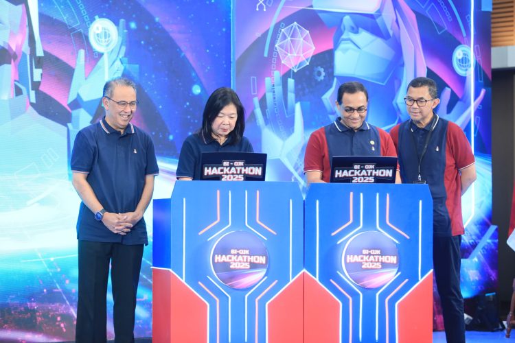 Deputi Gubernur BI Filianingsih Hendarta dan Kepala Eksekutif OJK Hasan Fawzi saat peluncuran BI–OJK Hackathon 2025 di Jakarta, Rabu (5/6/2025). (Dok. Humas OJK jambi)