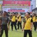 Personel TNI dan Polri mengikuti senam bersama dalam kegiatan olahraga gabungan di Lapangan Utama Mapolresta Jambi, Jumat (13/6/2025) (Dok. Daus)