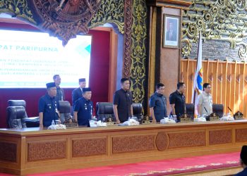 Gubernur Jambi Al Haris saat menghadiri rapat paripurna DPRD Provinsi Jambi, tentang di Ruang Rapat Utama Gedung DPRD Provinsi Jambi, Jum'at (13/06/2025) (Dok. Erit - Kominfo)