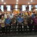 Sekretaris Daerah Provinsi Jambi Dr. H. Sudirman, S.H., M.H. bersama Rektor Universitas Jambi, pejabat daerah, dan para tamu undangan saat peluncuran platform Digisawit.com di Kampus Unja Mendalo, Selasa (17/6/2025). (Foto: Diskominfo Provinsi Jambi/Novriansah)