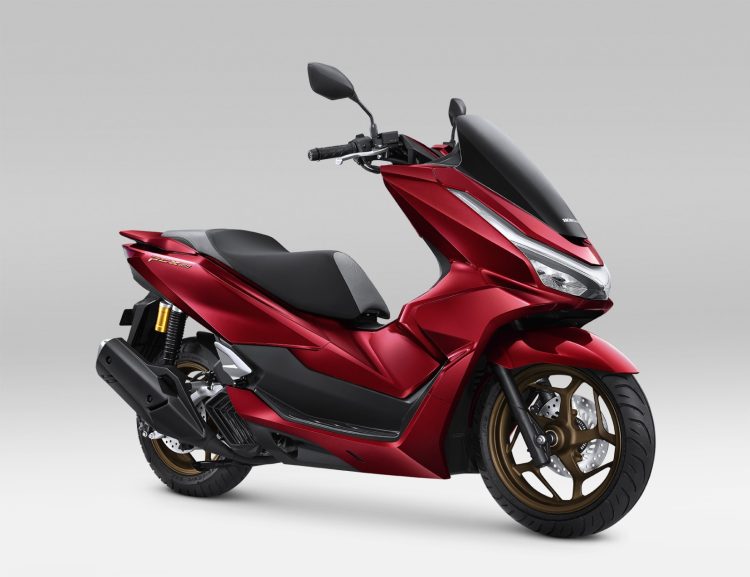 New Honda PCX160 tampil dengan desain mewah dan fitur canggih. Foto: Dok. Honda Indonesia)