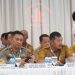 Bupati Kerinci Monadi (ketiga dari kanan) bersama Kapolres Kerinci dan Wali Kota Sungai Penuh menghadiri Rapat Koordinasi Lintas Sektoral Polda Jambi dalam rangka mendukung program ketahanan pangan nasional, Selasa (17/6/2025). (Foto: JabungToday)