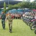 Gubernur Al Haris bersama Danrem 042/Gapu Brigjen TNI Heri Purwanto dan jajaran meninjau kesiapan personel dan peralatan dalam Apel Kesiapsiagaan Karhutla 2025 di Lapangan Korem 042/Gapu, Jambi, Rabu (19/6/2025). (Dok. Penrem 042/Gapu)