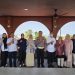 Perwakilan Jasa Raharja Jambi, BPJS Kesehatan, dan Satlantas Polresta Jambi berfoto bersama usai pelaksanaan Forum Komunikasi Lalu Lintas di Kecamatan Jelutung, Kota Jambi, Senin (23/6/2025). (Dok. Stepanus)