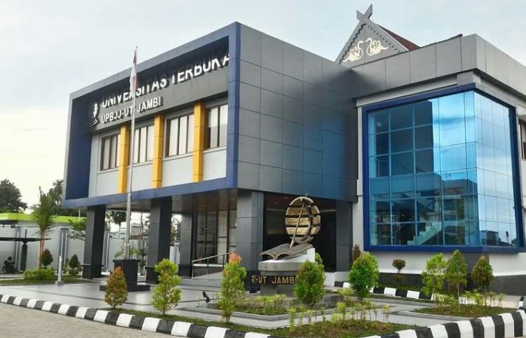 Gedung Universitas Terbuka (UT) Jambi di Kota Jambi, tempat pendaftaran mahasiswa baru tahun akademik 2025/2026 secara daring dan fleksibel. (Dok. Stepanus)