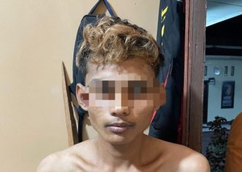 Seorang pemuda berinisial M. Pajri (19), pelaku percobaan pencurian, tertangkap warga setelah tertidur di dalam rumah korban di Kelurahan Sulanjana, Jambi Timur, Selasa (29/7/2025). (Dok, Humas)