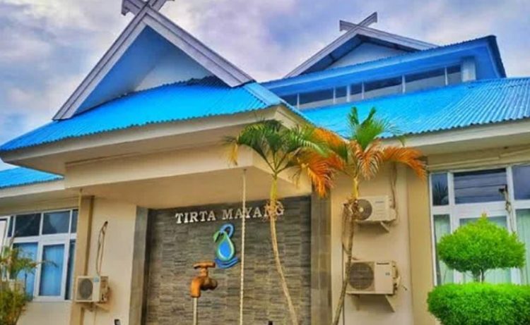 Kantor Perumda Air Minum Tirta Mayang Kota Jambi. (Foto:Stepanus)