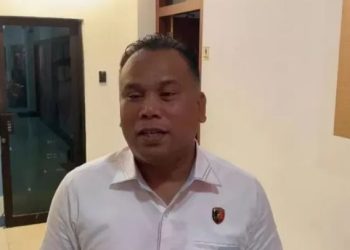 Direktur Reskrimsus Polda Jambi, Kombes Pol Taufik Nurmandia, memberikan keterangan terkait penangkapan empat tersangka kasus kebakaran hutan dan lahan (karhutla) di Jambi, Selasa (29/7/2025). (Dok. Nahar)