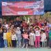 Warga dan anak-anak RT 13 Perumahan Torino berfoto bersama dalam kegiatan Kampung Donor Darah PMI Kota Jambi, Sabtu (5/7/2025). (Dok. Yola)