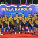 Tim Bulutangkis Polda Jambi berfoto bersama usai memastikan diri lolos ke perempat final Kejuaraan Kapolri Cup 2025 di GOR UNJ Jakarta, Rabu (2/7/2025). (Dok.T im Bulutangkis Polda Jambi)