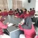 Pegawai Bapas Kelas I Jambi menggelar rapat koordinasi persiapan Pelatihan Menjahit Gelombang Kedua di Aula Bapas Jambi, Kamis (3/7/2025). (Dok. Nahar)