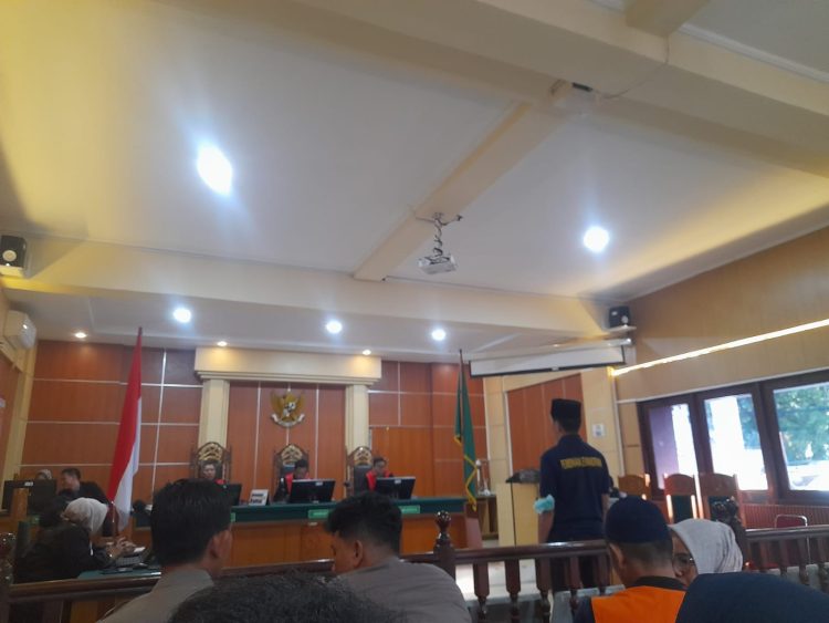 Suasana sidang putusan kasus pencabulan anak dengan terdakwa oknum ASN, di Pengadilan Negeri Jambi, Kamis (3/7/2025). (Dok. Stepanus)