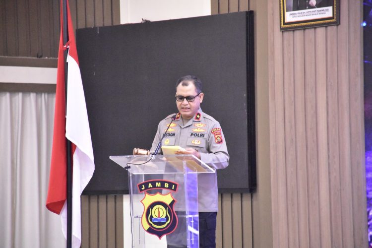 Wakapolda Jambi Brigjen Pol. M. Mustaqim membuka Rakernis Fungsi Lalu Lintas Tahun Anggaran 2025 di Gedung Siginjai Mapolda Jambi, Selasa (8/7/2025) (Dok. Humas Polda Jambi)