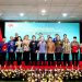 Ketua Dewan Komisioner OJK Mahendra Siregar, Kepala Eksekutif Pengawas Perbankan Dian Ediana Rae, bersama anggota Komite Pengembangan Keuangan Syariah (KPKS) berfoto usai pengukuhan di Jakarta, Selasa (8/7/2025). (Dok. Humas OJK Jambi)