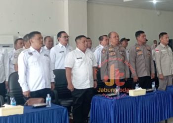 Bupati Kerinci Monadi bersama jajaran Forkopimda, pejabat OPD, dan tamu undangan menghadiri pengukuhan pengurus Aliansi Wartawan Kerinci Mudik di Ruang Pola Kantor Bupati, Rabu (9/7/2025). (Foto: Yola Jabung Today)