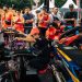 Seorang peserta tengah mempersiapkan motor modifikasinya saat Honda Modif Contest (HMC) 2025 berlangsung. Ajang ini menjadi tempat unjuk kreativitas bagi lebih dari 1.200 modifikator dari seluruh Indonesia. (Dok. Sinsen)
