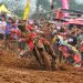 Arsenio Algifari melaju di lintasan berlumpur pada Kejurnas Motocross Indonesia MX2, menunjukkan determinasi tinggi bersama Honda CRF250R. (Dok. Sisnen)