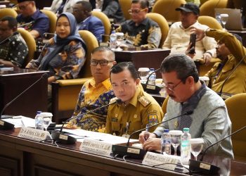 Gubernur Jambi, Al Haris (tengah), menyampaikan paparan terkait penataan ruang dalam acara Diseminasi BULD DPD RI di Kompleks Parlemen, Jakarta, Senin (14/7/2025) (Dok.Humas)