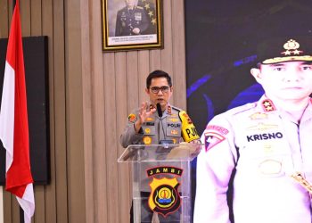 Kapolda Jambi Irjen Pol. Krisno H. Siregar membuka Rakernis Fungsi Binmas Tahun Anggaran 2025 di Gedung Siginjai Mapolda Jambi, Selasa (15/7/2025). (Dok. Humas Polda)