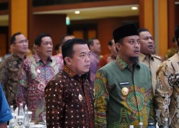 Gubernur Jambi Al Haris bersama peserta Rapat Kerja Teknis Tata Ruang Laut di Hotel Borobudur, Jakarta, Selasa (14/7/2025). (Dok. Erit - Kominfo)
