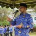 Sekretaris Daerah Provinsi Jambi, Dr. H. Sudirman, SH, MH, memberikan arahan saat memimpin upacara nasionalisme dan kedisiplinan ASN di Lapangan Kantor Gubernur Jambi, Kamis (17/7/2025).(Dok,Erit - Kominfo)