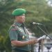 Danrem 042/Gapu Brigjen TNI Heri Purwanto memimpin upacara bendera bulanan 17 Juli 2025 di Makorem 042/Gapu, Jambi, seraya menyampaikan amanat Kasad kepada seluruh jajaran prajurit dan PNS. (Foto: Penrem 042/Gapu)